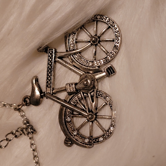 Bicycle 🚲 necklace jewelry - Picture 2 of 3